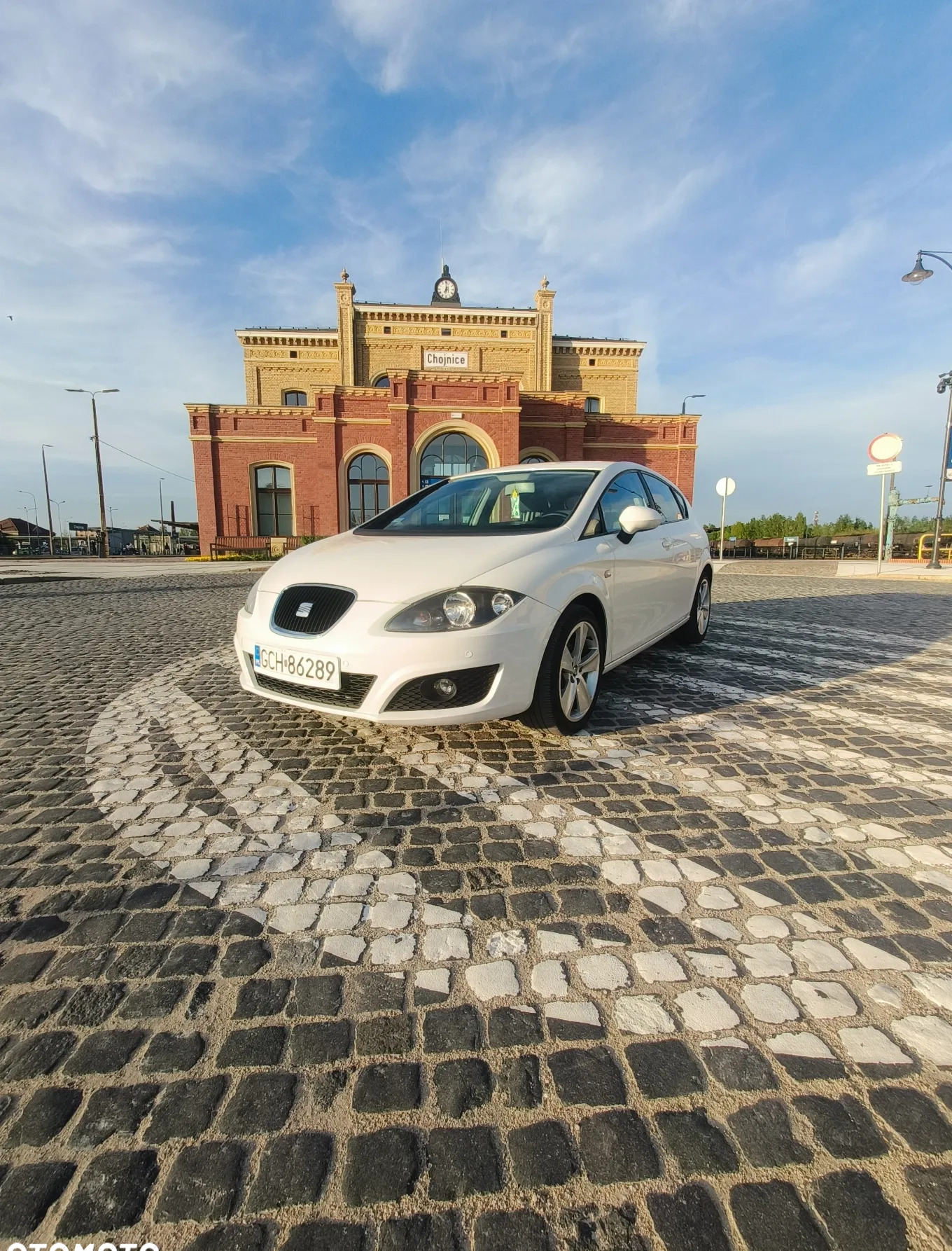 Seat Leon cena 17399 przebieg: 235000, rok produkcji 2010 z Chojnice małe 529